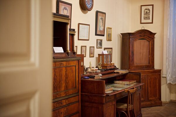 Одна из комнат в Доме-музее дворян Смирновых Одна из комнат в Доме-музее дворян Смирновых - Sputnik Грузия