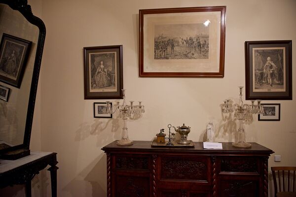 Одна из комнат в Доме-музее дворян Смирновых Одна из комнат в Доме-музее дворян Смирновых - Sputnik Грузия