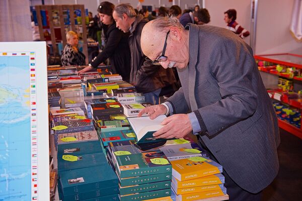 Дни книги в столице Грузии - книжная ярмарка Дни книги в столице Грузии - книжная ярмарка - Sputnik Грузия