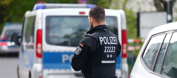 Полицейский следит за порядком в Берлине - Sputnik Грузия