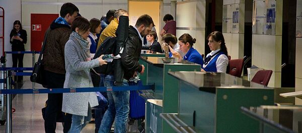 ტურისტები აეროპორტში გაფრენის წინ ტურისტები აეროპორტში გაფრენის წინ - Sputnik საქართველო