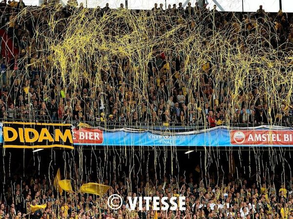 Болельщики клуба Витесс празднуют успех команды - Sputnik Грузия