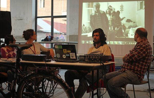 Свободный художник из Турции Мурат Алуклу в Грузии - Sputnik Грузия