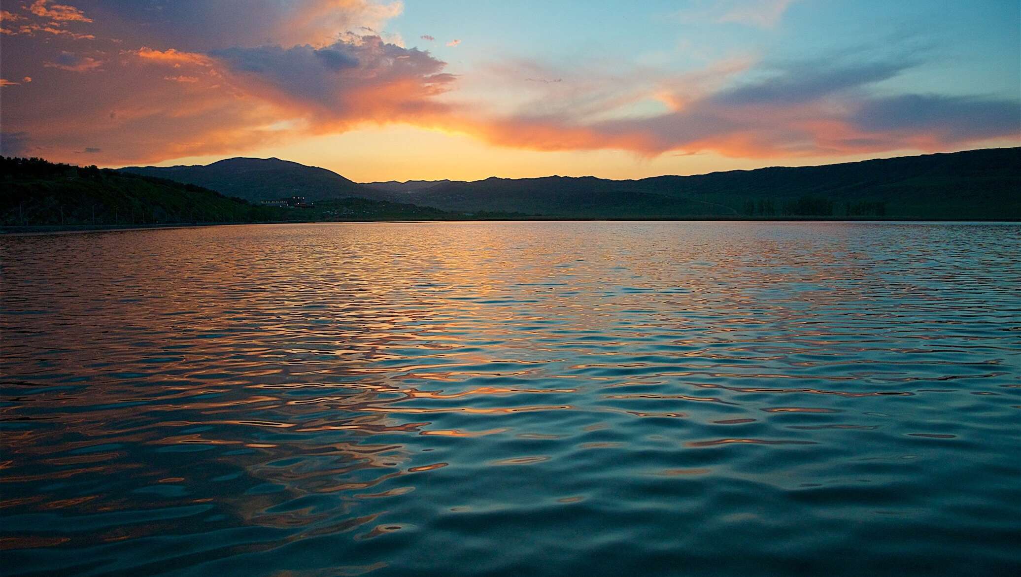 Лиси тбилиси. Lisi Lake Тбилиси. Озеро Лиси. Тбилиси озеро Лиси озеро. Лисье озеро парк.