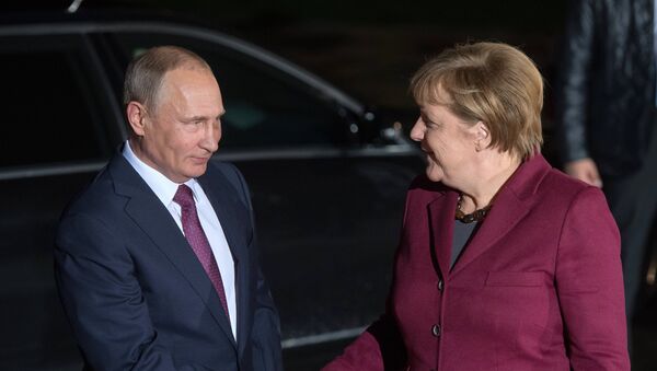 LIVE: Совместная пресс-конференция Владимира Путина и Ангелы Меркель в Сочи - Sputnik Грузия