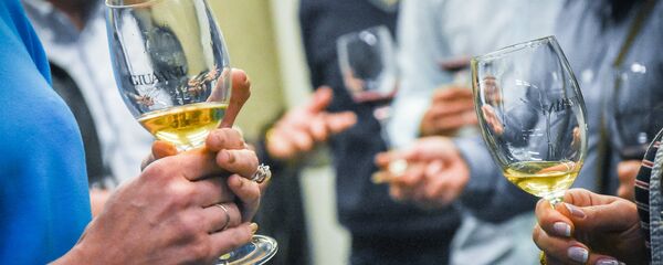 ღვინის დეგუსტაცია ღვინის დეგუსტაცია - Sputnik საქართველო