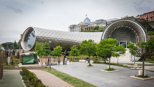 Развлекательный комплекс с выставочными и концертными залами в парке Рике - Sputnik Грузия