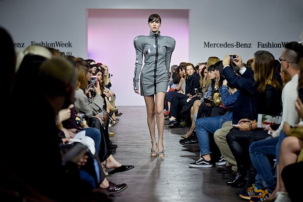 Так прошел показ новой коллекции AVTANDIL на открытии Mercedes-Benz Fashion Week - Sputnik Грузия