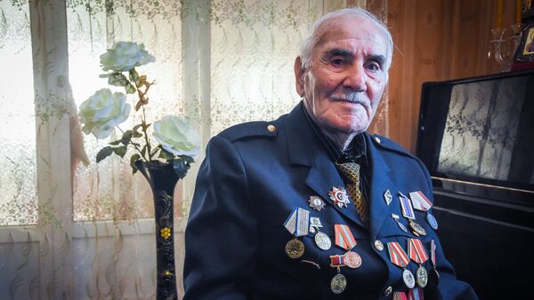Ветеран Великой Отечественной войны, пилот-бомбардировщик Иродион Табатадзе - Sputnik Грузия