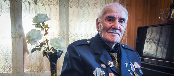 Ветеран Великой Отечественной войны, пилот-бомбардировщик Иродион Табатадзе Ветеран Великой Отечественной войны, пилот-бомбардировщик Иродион Табатадзе - Sputnik Грузия