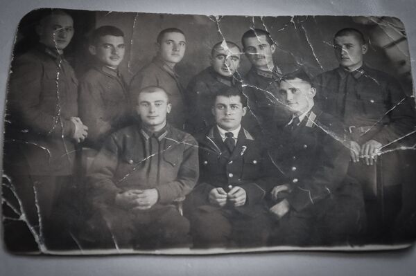 Фотография Иродиона Табатадзе и его фронтовых друзей Фотография Иродиона Табатадзе и его фронтовых друзей - Sputnik Грузия