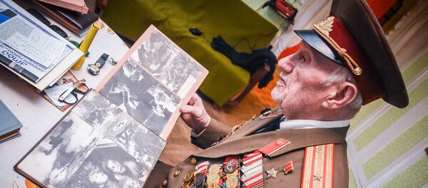 Ветеран ВОВ, майор, командир роты Николоз Чарашвили - Sputnik Грузия