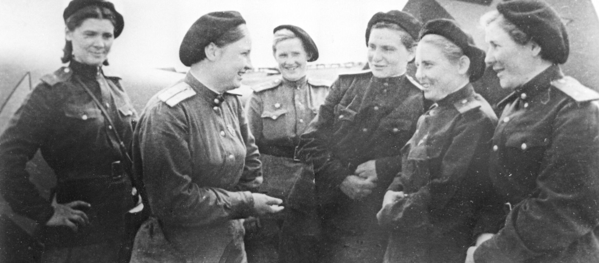 568-ე გამანადგურებელი საავიაციო პოლკის მფრინავი ქალები - Sputnik საქართველო, 1920, 08.05.2021