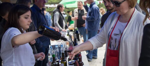 ახალი ღვინის ფესტივალი მთაწმინდაზე ახალი ღვინის ფესტივალი მთაწმინდაზე - Sputnik საქართველო