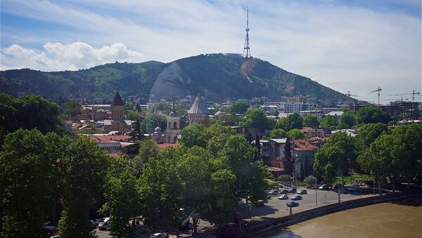 Вид на центр Тбилиси и гору Мтацминда с телевышкой - Sputnik Грузия