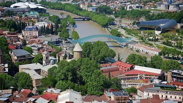 Вид на центр Тбилиси - мост Мира, собор Сиони, новый концертный зал и парк Рике - Sputnik Грузия