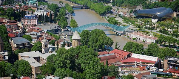 Вид на центр Тбилиси - мост Мира, собор Сиони, новый концертный зал и парк Рике - Sputnik Грузия