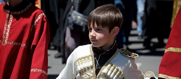 Многотысячное шествие по проспекту Руставели в День святости семьи 17 мая Многотысячное шествие по проспекту Руставели в День святости семьи 17 мая - Sputnik Грузия