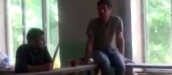 Рабочие поют на стройке Рабочие поют на стройке - Sputnik Грузия