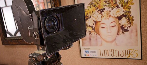 სოფიკო ჭიაურელის კინოაფიშები მის სახლში სოფიკო ჭიაურელის კინოაფიშები მის სახლში - Sputnik საქართველო