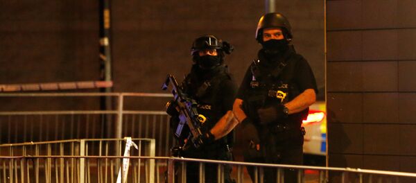 პოლიციელები მანჩესტერ არენას სტადიონთან პოლიციელები მანჩესტერ არენას სტადიონთან - Sputnik საქართველო