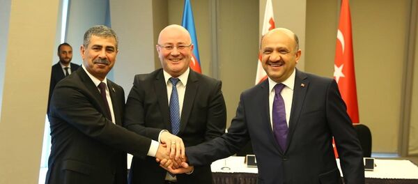 ლევან იზორია, ზაკირ ჰასანოვი, ფიქრი იშიკი ლევან იზორია, ზაკირ ჰასანოვი, ფიქრი იშიკი - Sputnik საქართველო