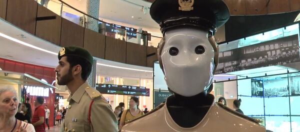 Робот-полицейский в Дубае Робот-полицейский в Дубае - Sputnik Грузия