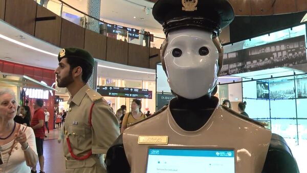Робот-полицейский в Дубае - Sputnik Грузия