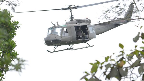 Военный вертолет над городом Марави, Филиппины - Sputnik Грузия