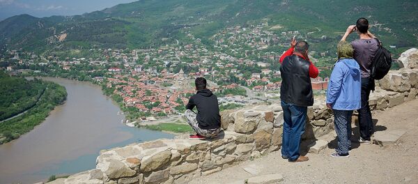 საქართველოში ყოველწლიურად მილიონობით ტურისტი ჩამოდის, რათა დაათვალიერონ ლამაზი ხედები, დაისვენონ კომფორტულად და კარგად გაატარონ დრო. ვიზიტორთა რიცხვი ყოველწლიურად იზრდება საქართველოში ყოველწლიურად მილიონობით ტურისტი ჩამოდის, რათა დაათვალიერონ ლამაზი ხედები, დაისვენონ კომფორტულად და კარგად გაატარონ დრო. ვიზიტორთა რიცხვი ყოველწლიურად იზრდება - Sputnik საქართველო