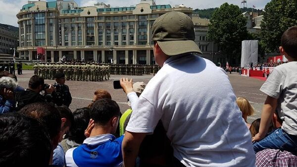 Военные принесли присягу в День независимости Грузии на площади Свободы в Тбилиси - Sputnik Грузия