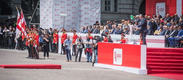 Премьер Грузии Георгий Квирикашвили на площади Свободы, где отмечают День независимости страны - Sputnik Грузия