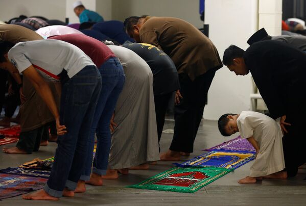 სინგაპურელი მუსლიმები რამადანის ლოცვაზე - Sputnik საქართველო