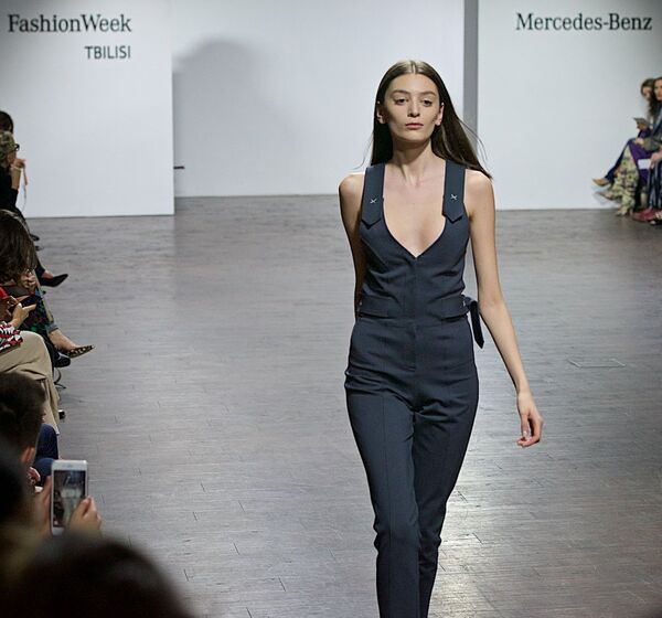 Новинки Situationist соответствуют тенденциям развития мировой моды, благодаря чему этот бренд уже знают далеко за пределами Грузии - Sputnik Грузия