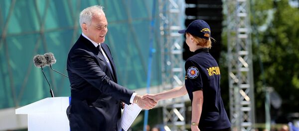 Глава МВД Грузии Георгий Мгебришвили поздравил полицейских с профессиональным праздником - Sputnik Грузия
