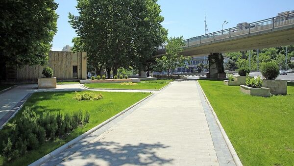 Новый сквер открылся в центре Тбилиси - Sputnik Грузия
