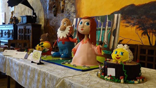 Впервые в Ереване прошел фестиваль торта - Sputnik Грузия
