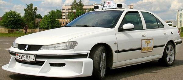 Копия марсельского такси из фильма Люба Бессона Копия марсельского такси из фильма Люба Бессона - Sputnik Грузия