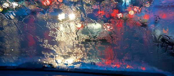 Машины на дорогах в сильный дождь - Sputnik Грузия