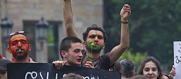 Молодежная акция протеста у здания парламента на проспекте Руставели - Sputnik Грузия