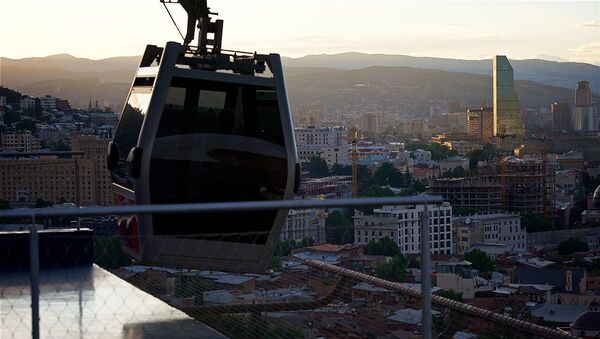 Город Тбилиси на закате - тбилисская канатка - Sputnik Грузия