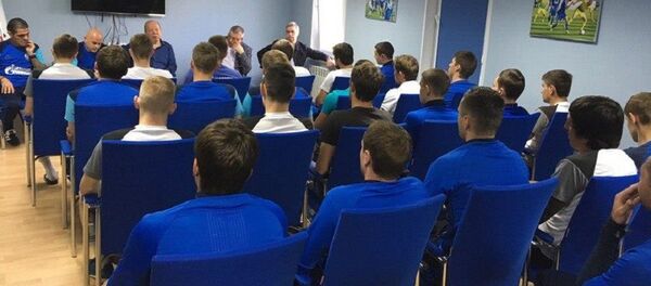 Представление главного тренера ФК Оренбург Темура Кецбая команде - Sputnik Грузия