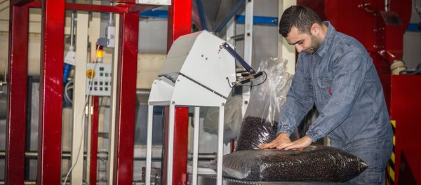 Sputnik-ის გადამღები ჯგუფი ყავის მწარმოებელ ერთ-ერთ ქარხანაში იმყოფებოდა Sputnik-ის გადამღები ჯგუფი ყავის მწარმოებელ ერთ-ერთ ქარხანაში იმყოფებოდა - Sputnik საქართველო