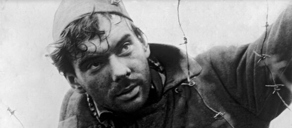 Алексей Баталов в фильме Летят журавли Алексей Баталов в фильме Летят журавли - Sputnik Грузия