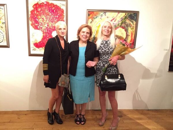 ნანა და ნინო გაგოშიძეები გამოფენაზე - Sputnik Грузия