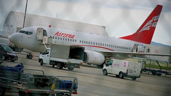 ავიაკომპანია  Airzena-ს თვითმფრინავი თბილისის აეროპორტში - Sputnik საქართველო