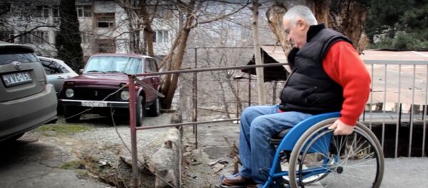 Проблемы передвижения инвалидов по Тбилиси Проблемы передвижения инвалидов по Тбилиси - Sputnik საქართველო
