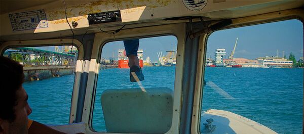 Вид с борта катера на Потийский порт Вид с борта катера на Потийский порт - Sputnik Грузия