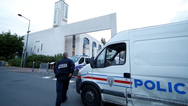 Полиция у мечети в городе Кретей под Парижем, Франция - Sputnik Грузия