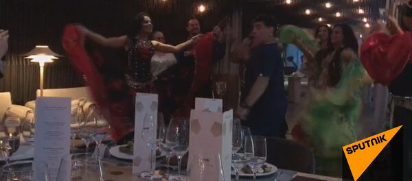 დიეგო მარადონამ მოსკოვში ბოშური იცეკვა - Sputnik საქართველო